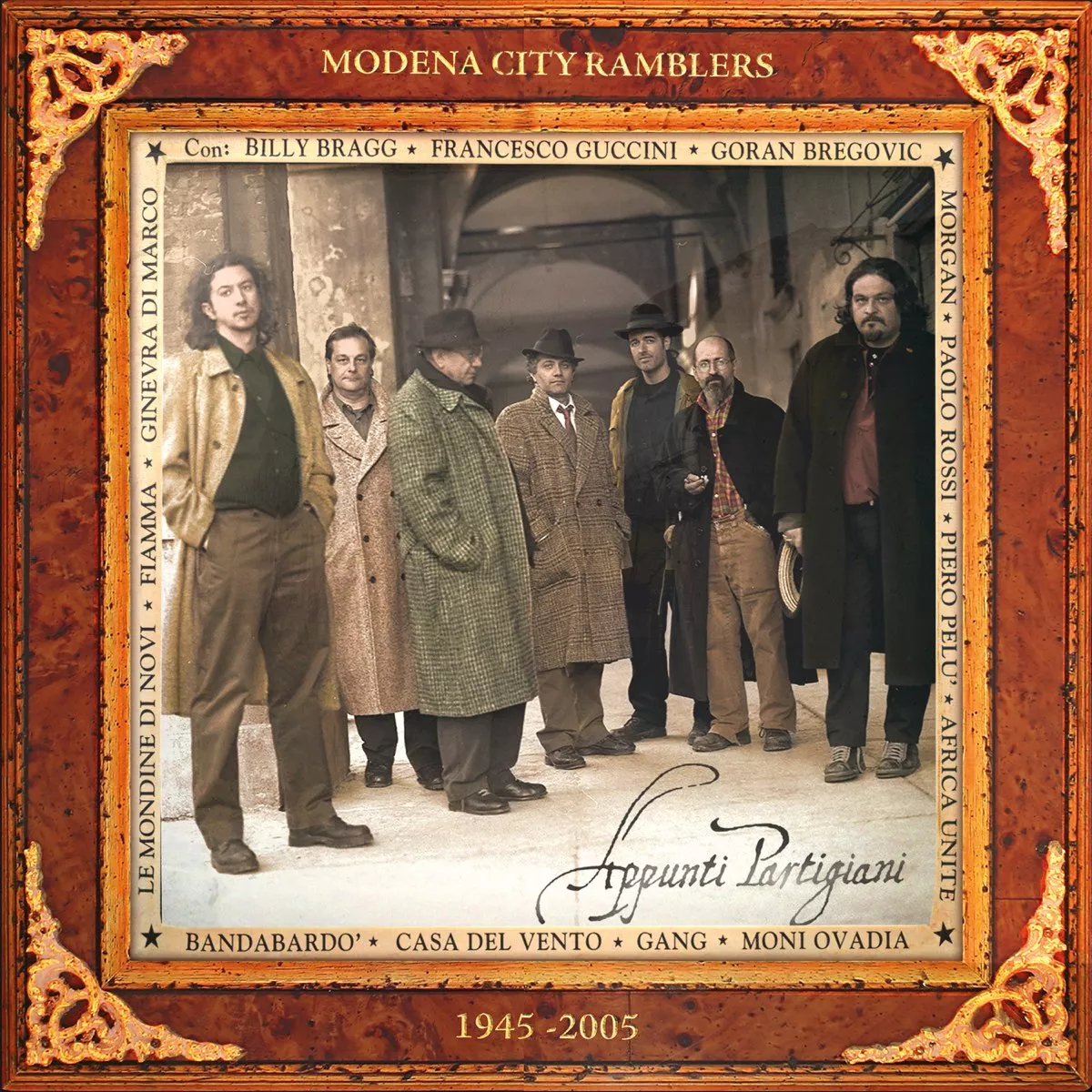 Copertina dell'album Appunti Partigiani dei Modena City Ramblers del 2005. 